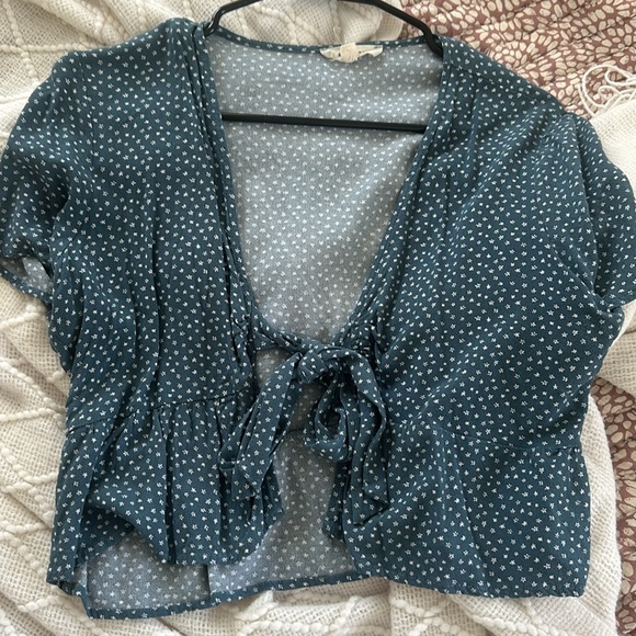 Floral Front Tie Top - Picture 3 of 5